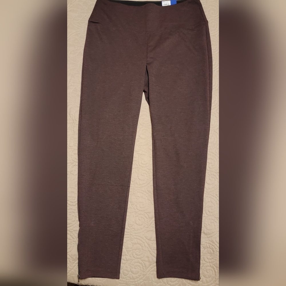 NWT APT 9 - Midrise Ponte Legging w/Tummy Control, Woman's Size Large, Burgundy